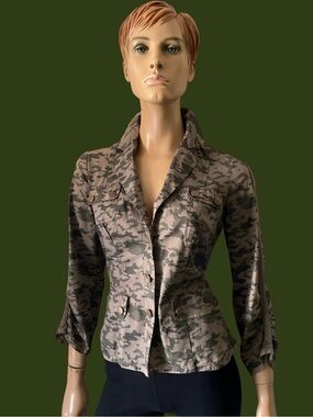 XCVI WEARABLES WOMAN's TAUPE & OLIVE  CAMO UTILITY JACKET Sz M